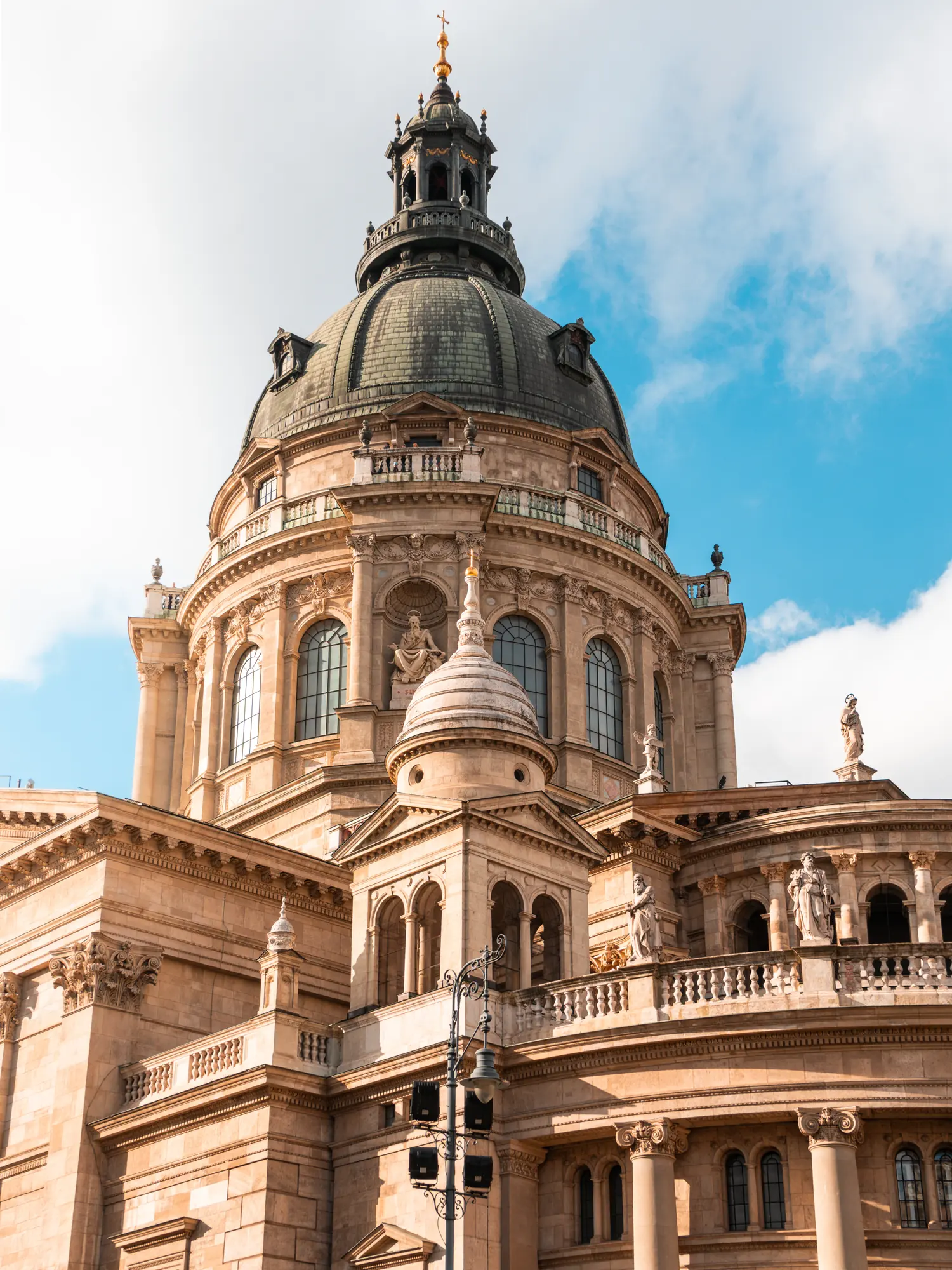 ÉPAINOS, Budapest, October 2025